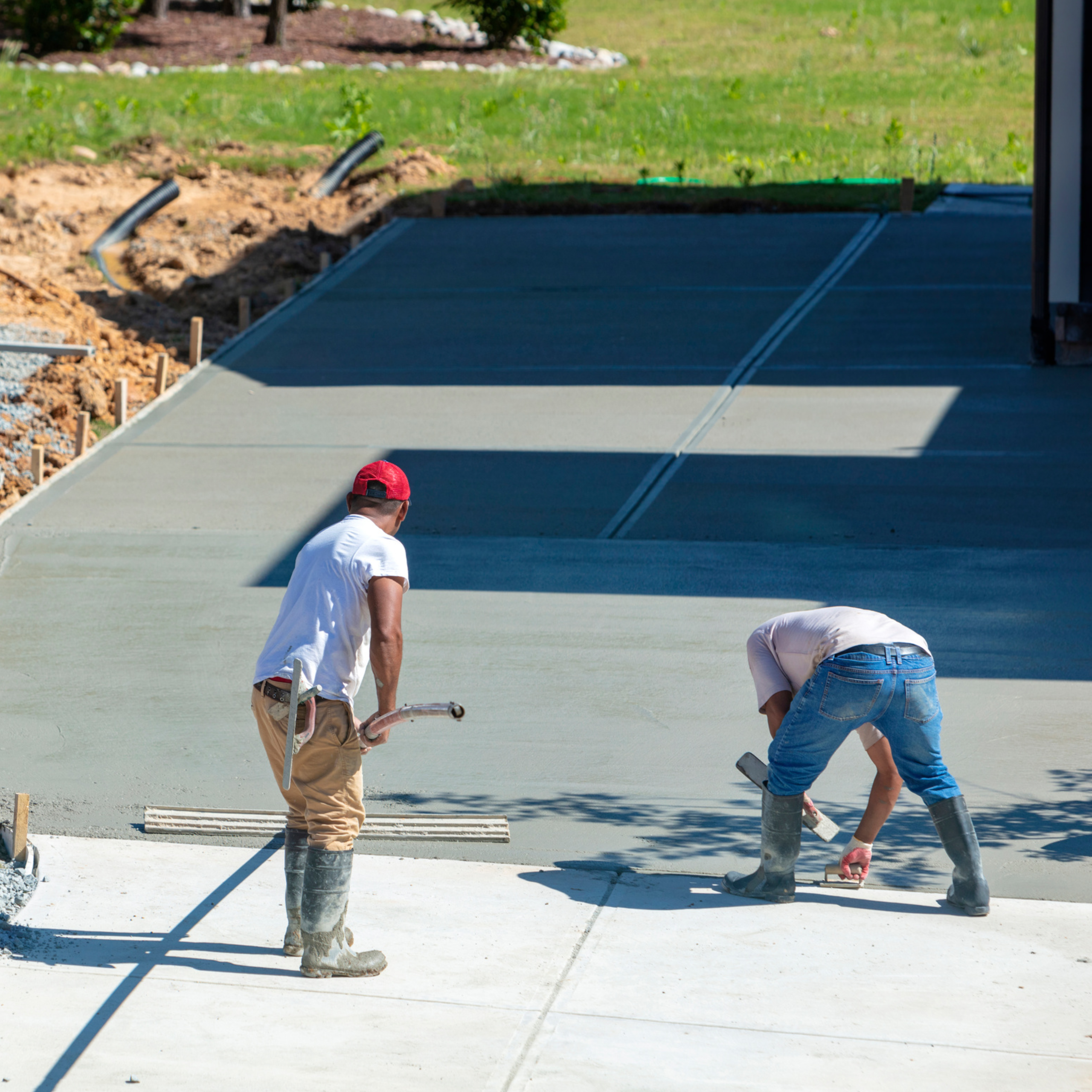 Concrete driveway replacement service for Oswego IL homes