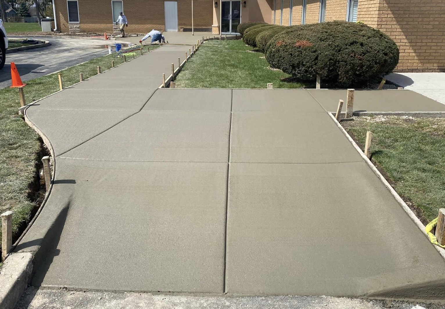 Concrete Walkways & Sidewalks